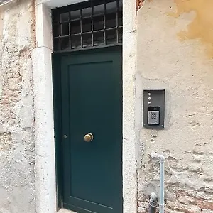 https://bragora-house.hotelslidodijesolo.com